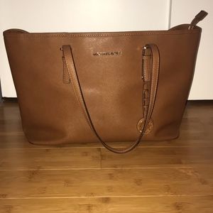 Michael Kors - Travel Jet Set Saffiano Large Tote